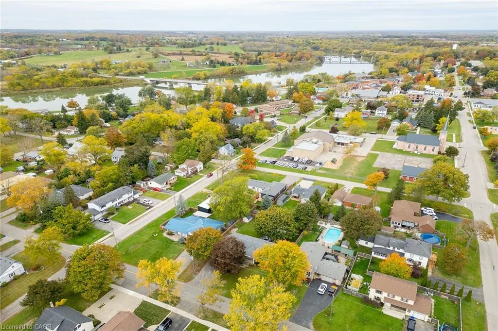 14 Chippewa Street W