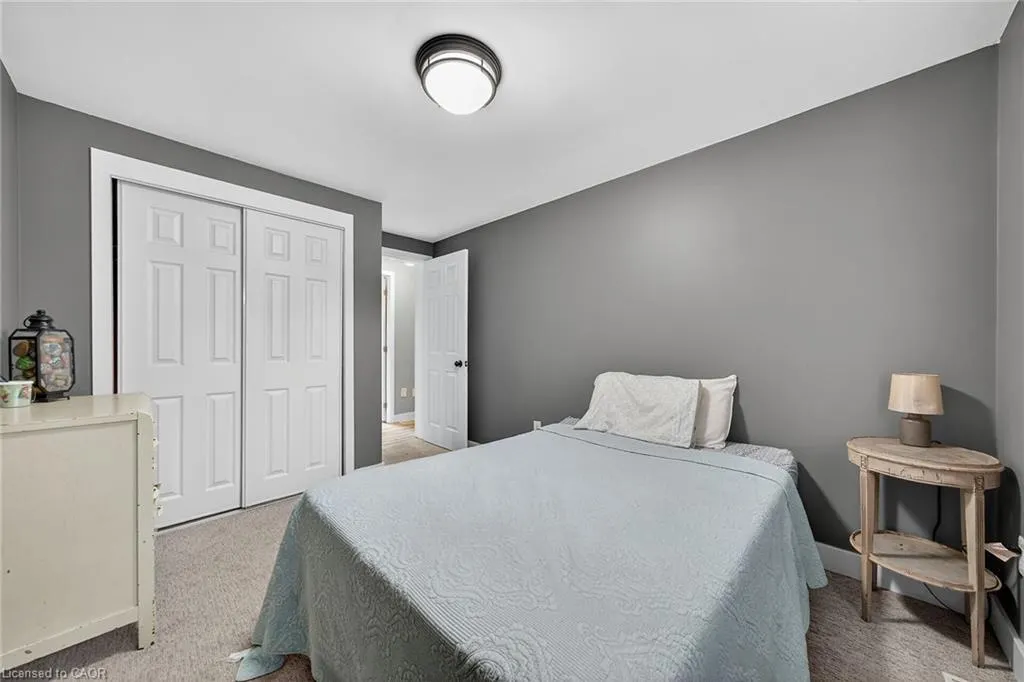 14 Chippewa Street W