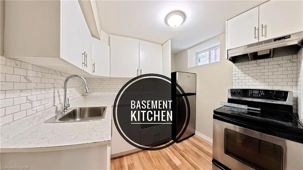 25 Spadina Avenue