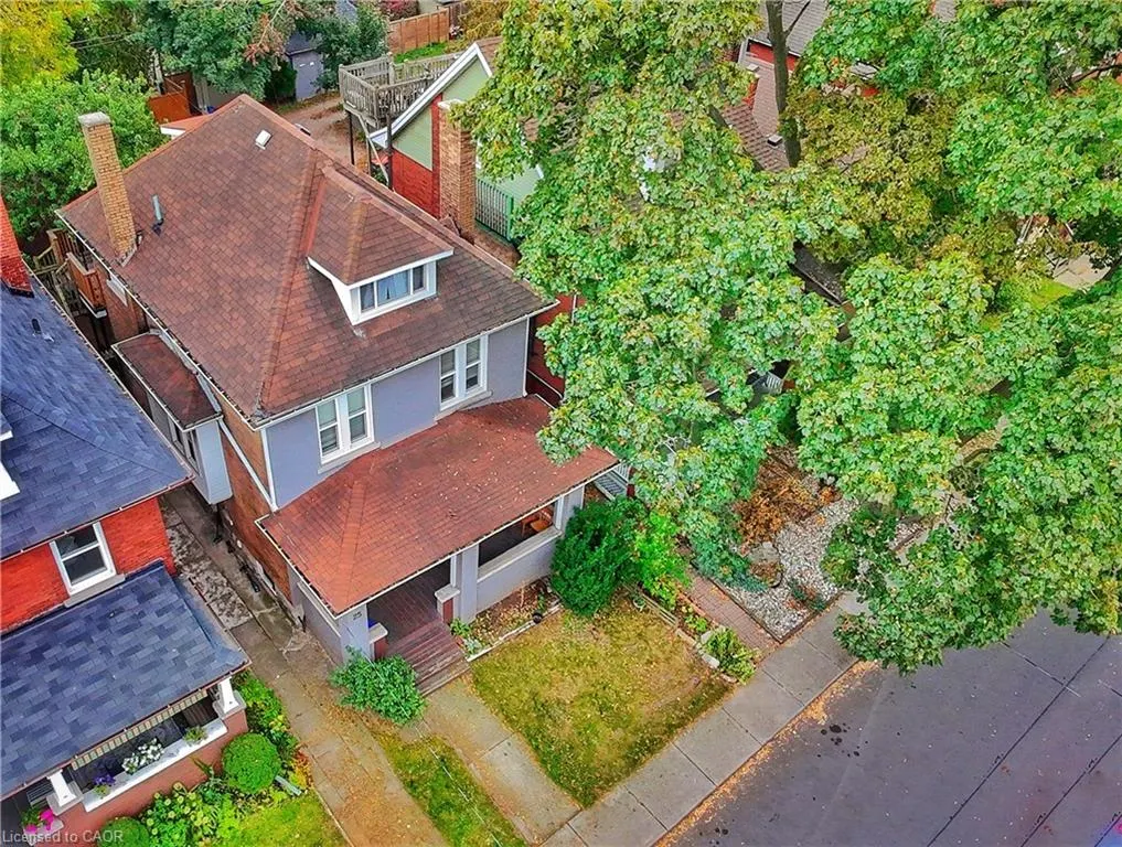 25 Spadina Avenue