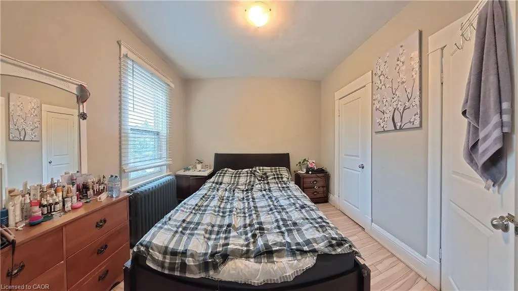 25 Spadina Avenue