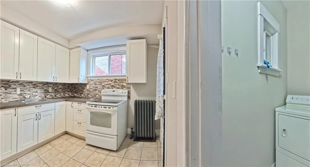 25 Spadina Avenue