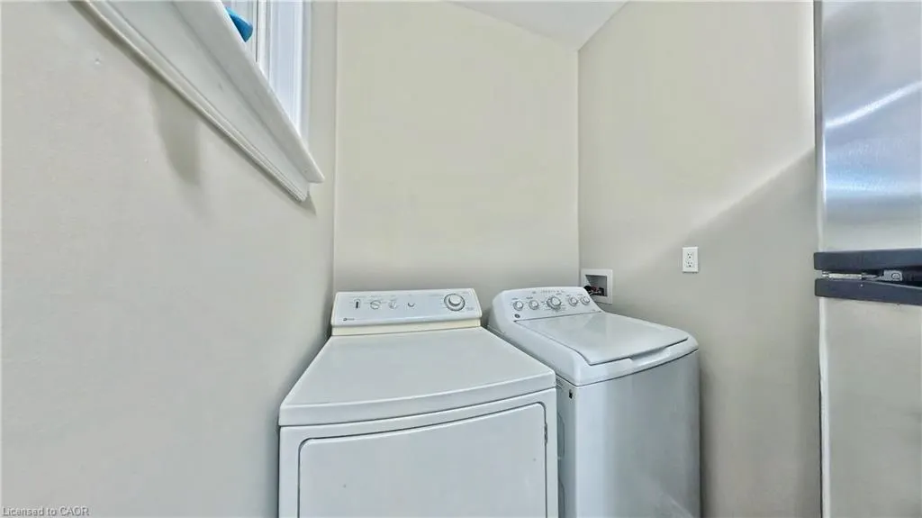 25 Spadina Avenue