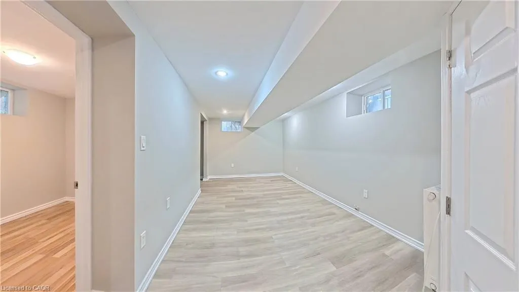 25 Spadina Avenue