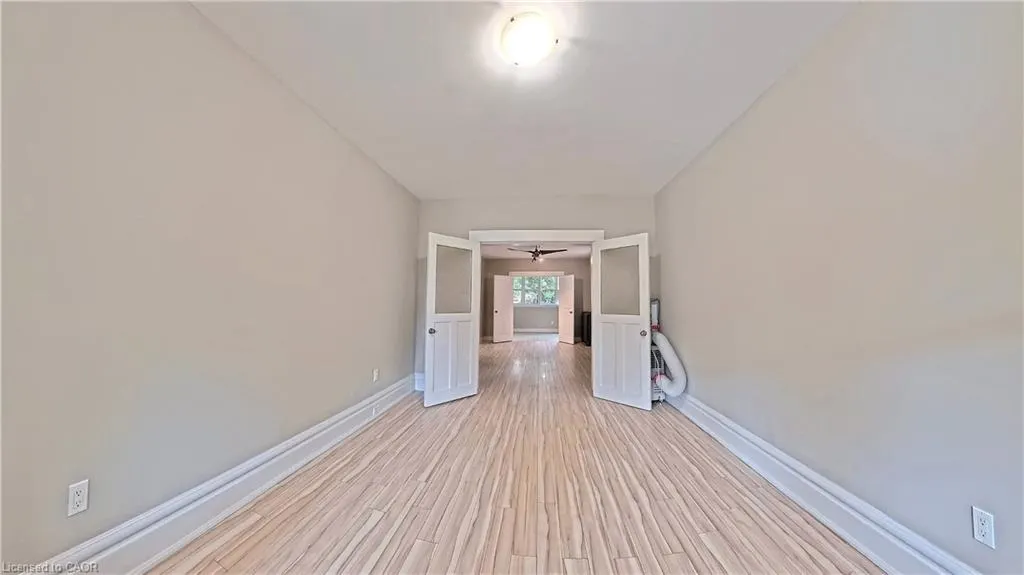 25 Spadina Avenue
