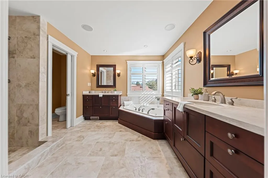 541 Falconridge Crescent