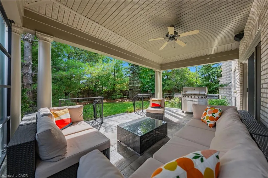 541 Falconridge Crescent