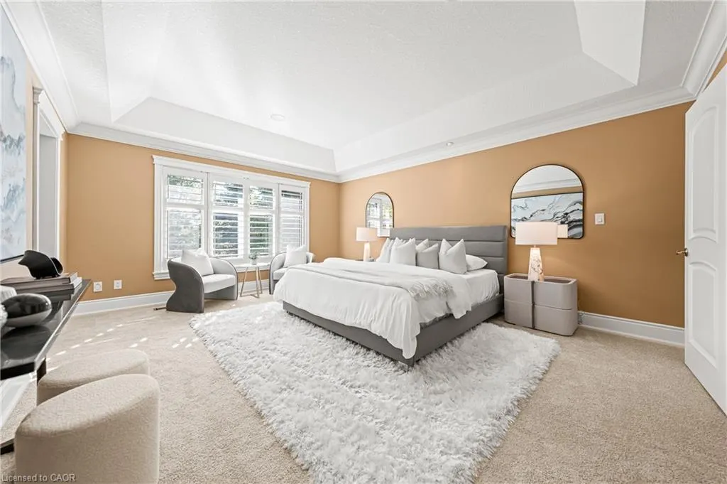 541 Falconridge Crescent
