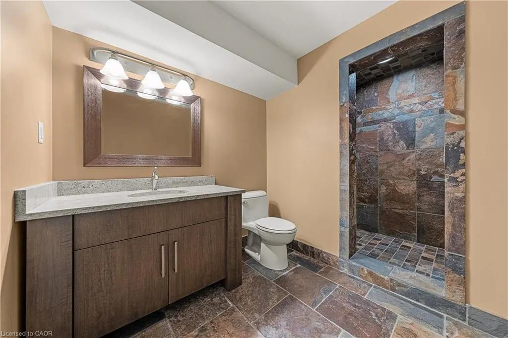 541 Falconridge Crescent
