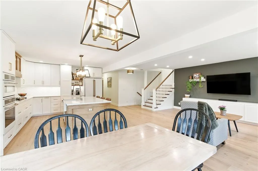210 Northlake Drive