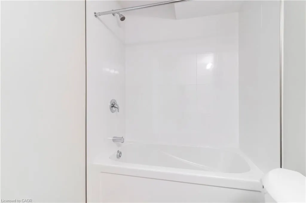 410 Northfield Drive W, #E8