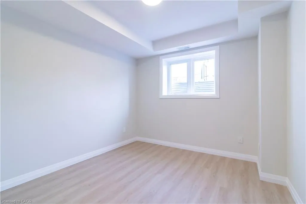 410 Northfield Drive W, #E8