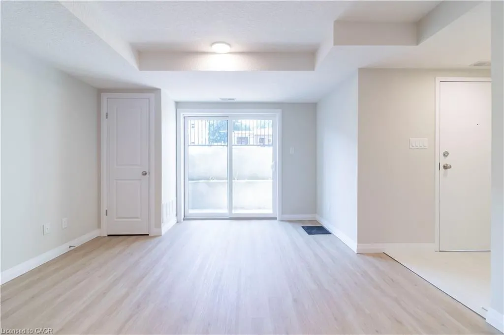 410 Northfield Drive W, #E8