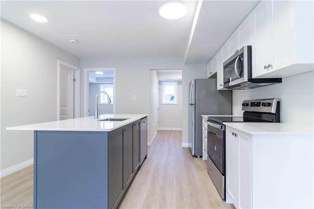 410 Northfield Drive W, #E8