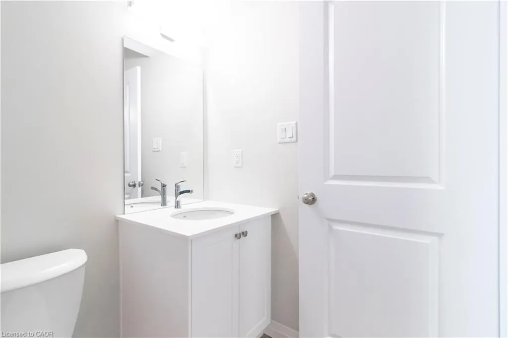 410 Northfield Drive W, #E8