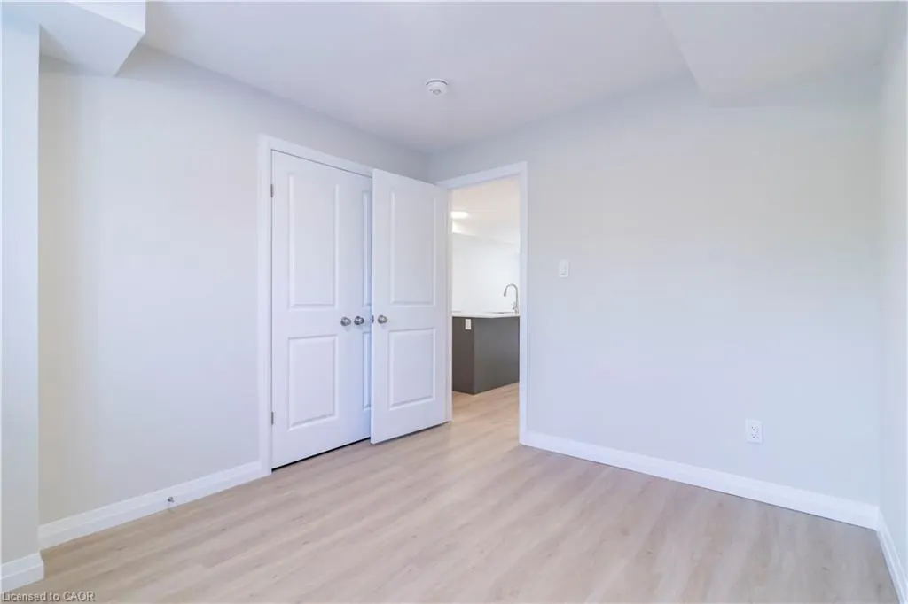 410 Northfield Drive W, #E8