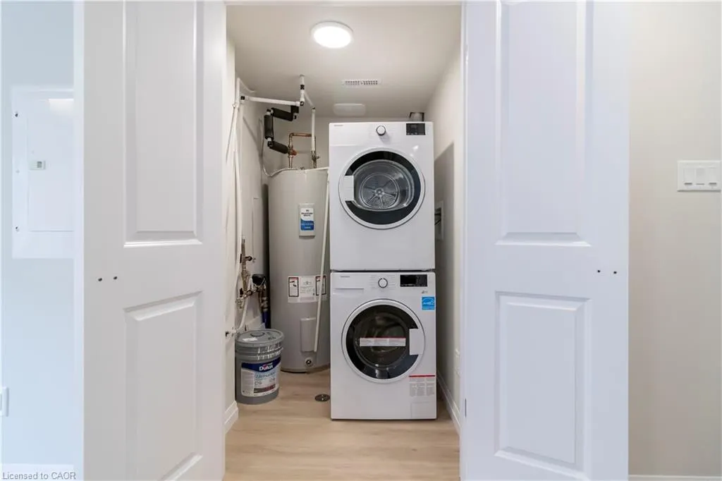 410 Northfield Drive W, #E8