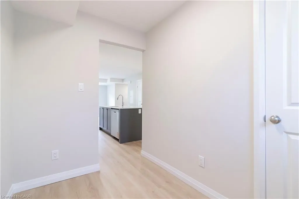 410 Northfield Drive W, #E8