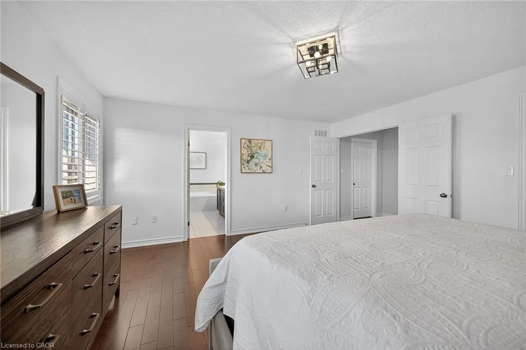 8 Chartwell Circle