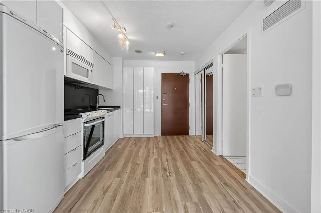 15 Iceboat Terrace, #1205