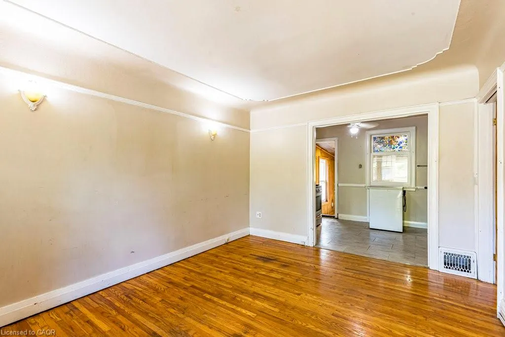 132 Tope Crescent