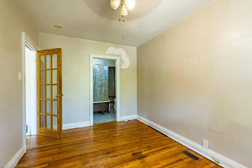 132 Tope Crescent