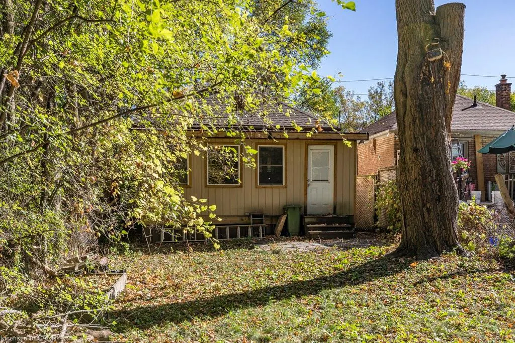 132 Tope Crescent