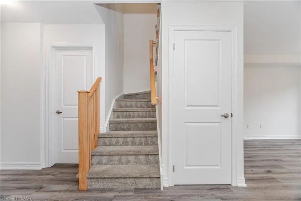 14 Dryden Lane