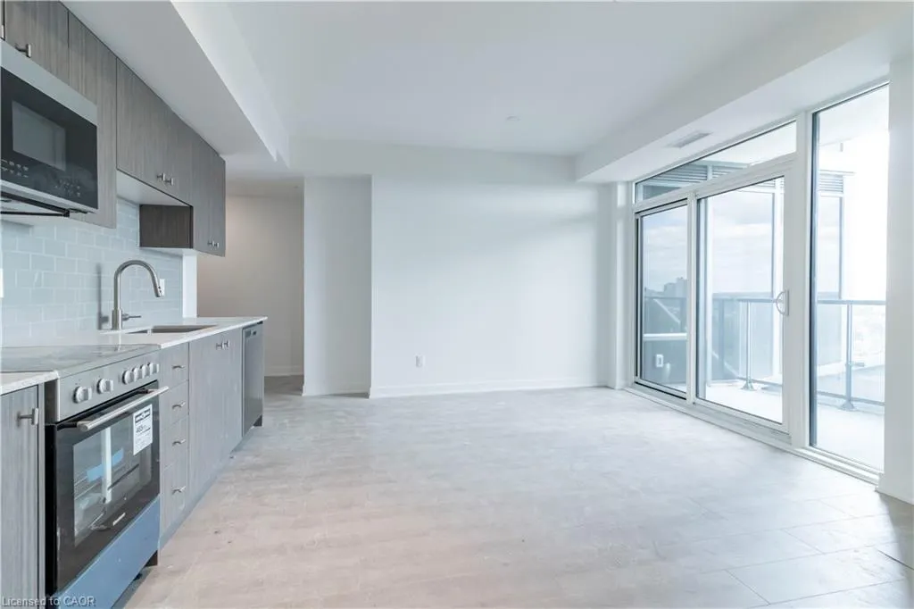 25 Wellington Street S, #2206