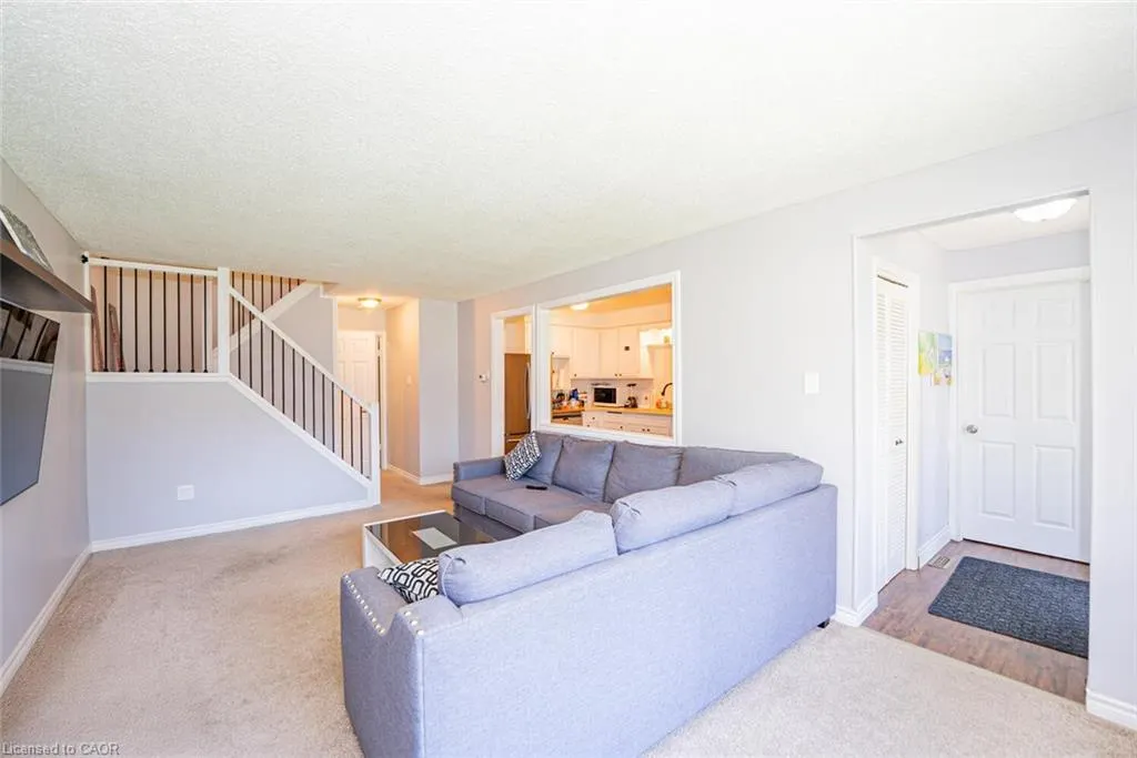 14 Williamsburg Road, #38