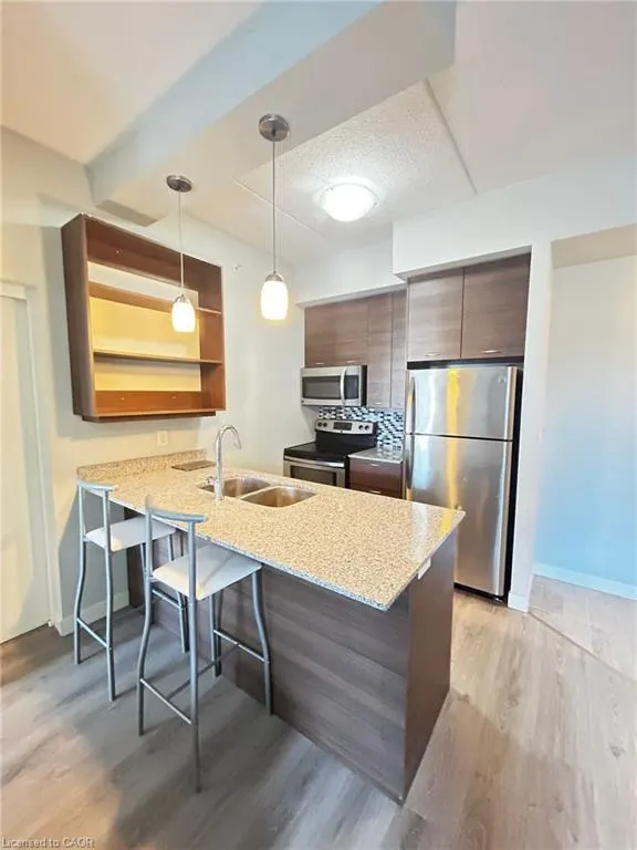 318 Spruce Street, #1604