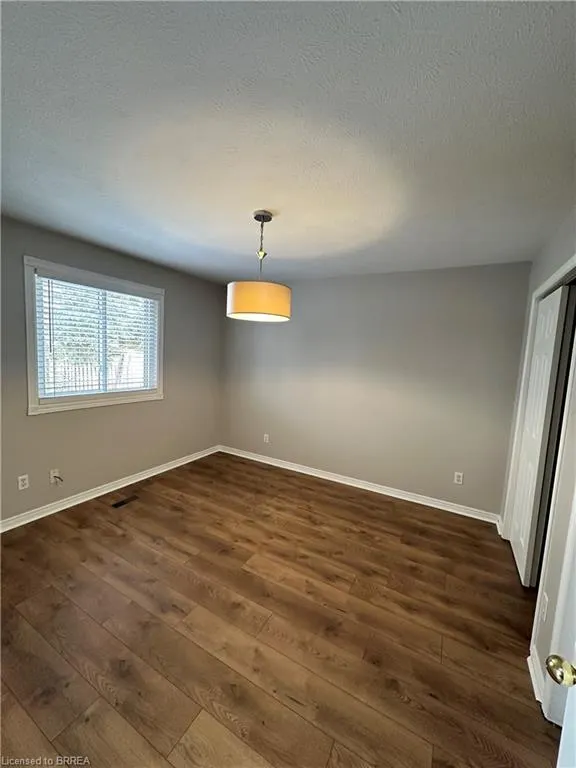 137 Whitlaw Way