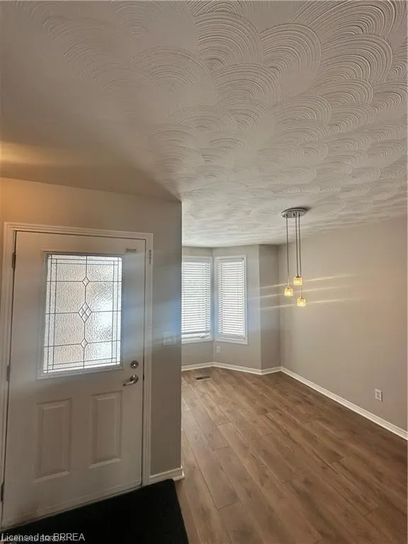 137 Whitlaw Way