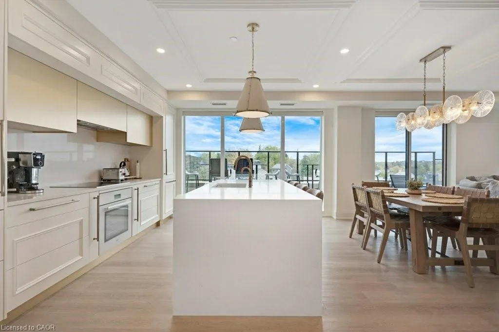 6523 Wellington 7 Road, #421