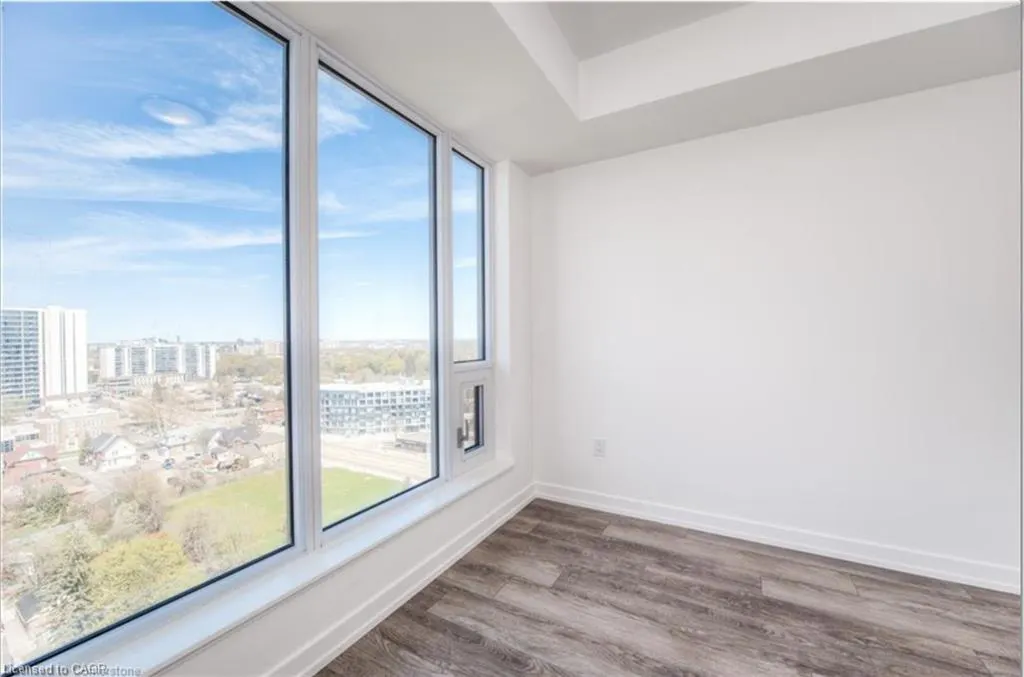 15 Wellington Street S, #1610