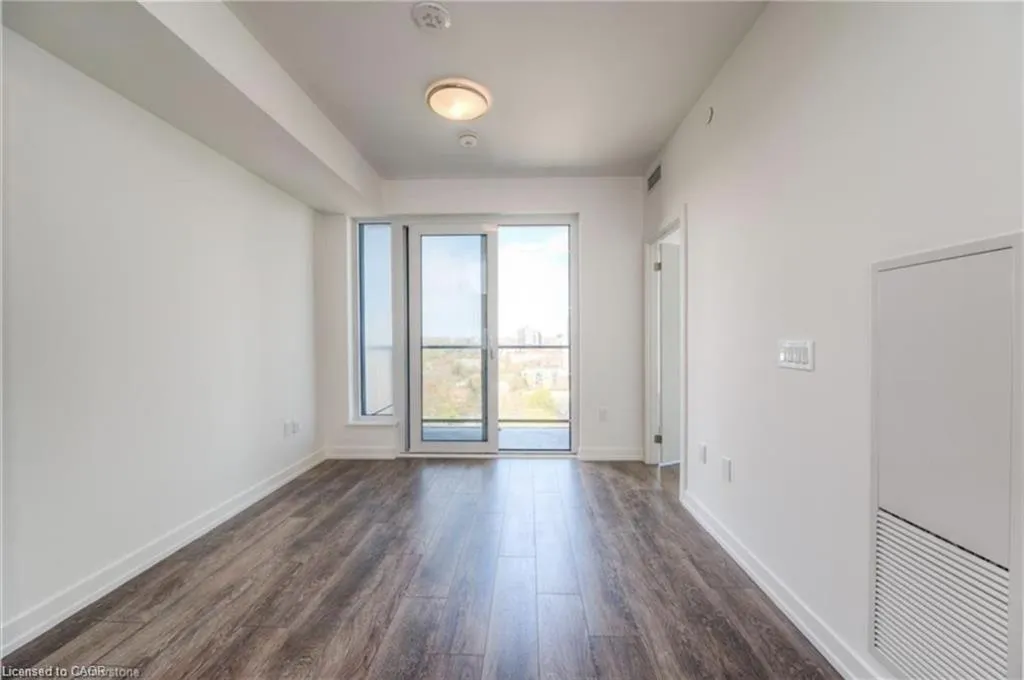 15 Wellington Street S, #1610