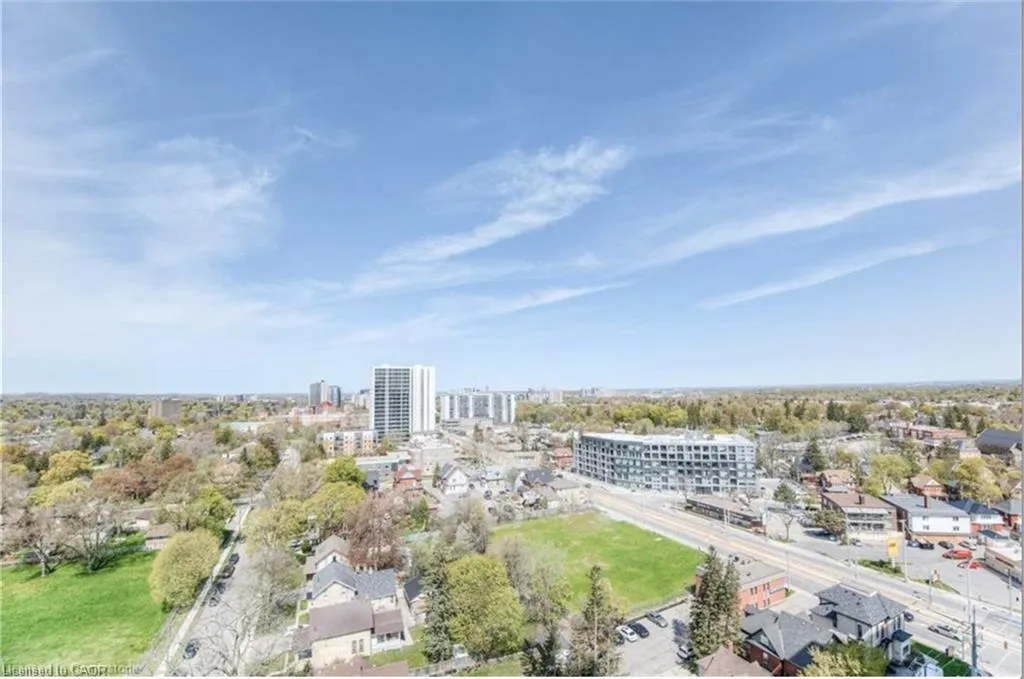 15 Wellington Street S, #1610