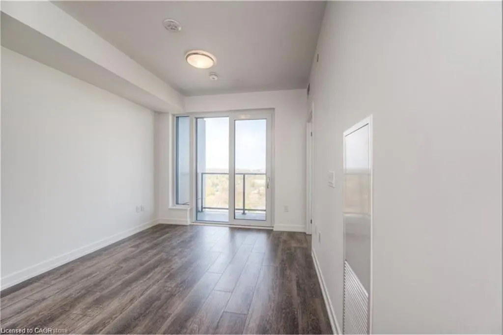 15 Wellington Street S, #1610