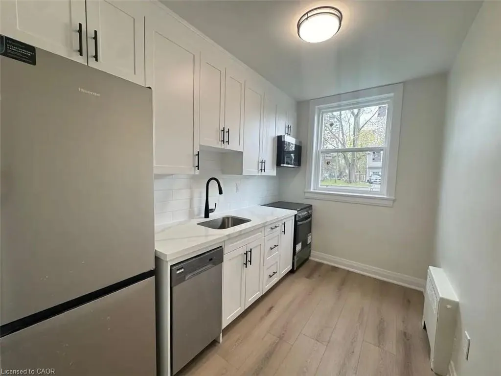 32 Price Avenue, #11