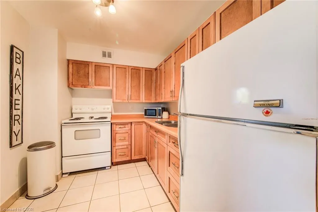 58 Bridgeport Road E, #202