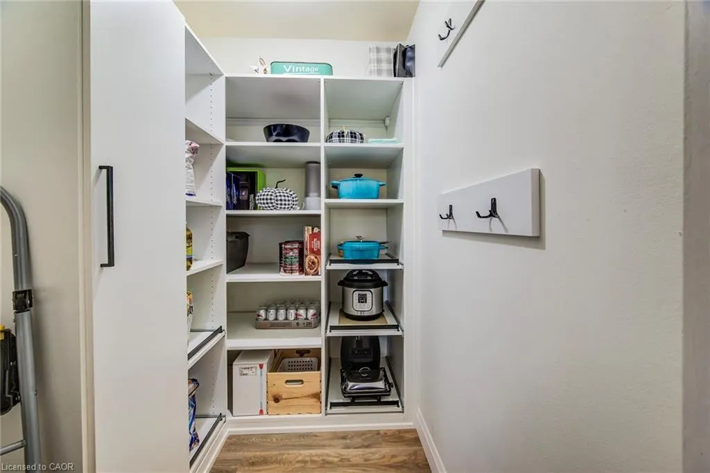 58 Bridgeport Road E, #202