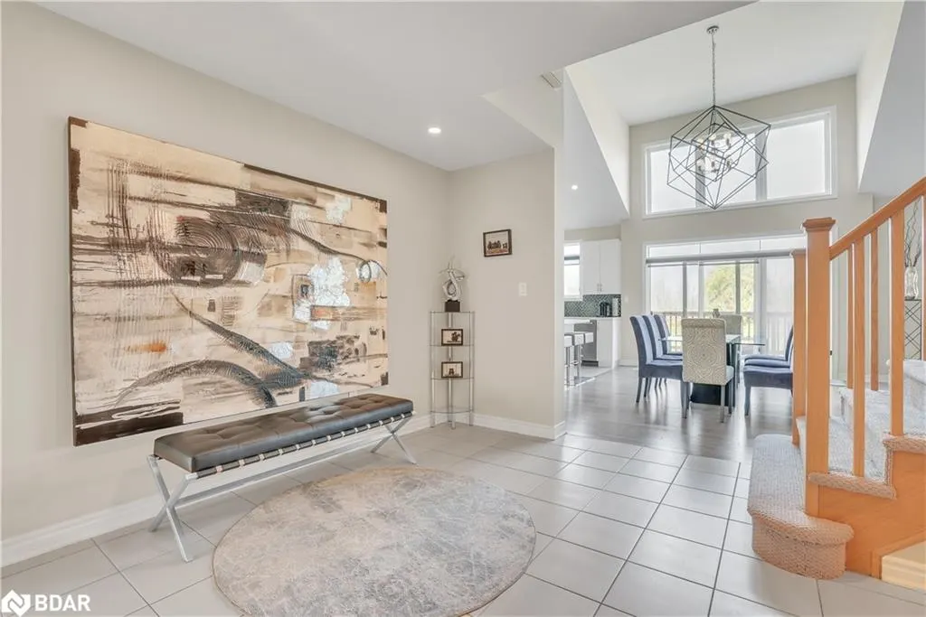 8 Spooner Crescent
