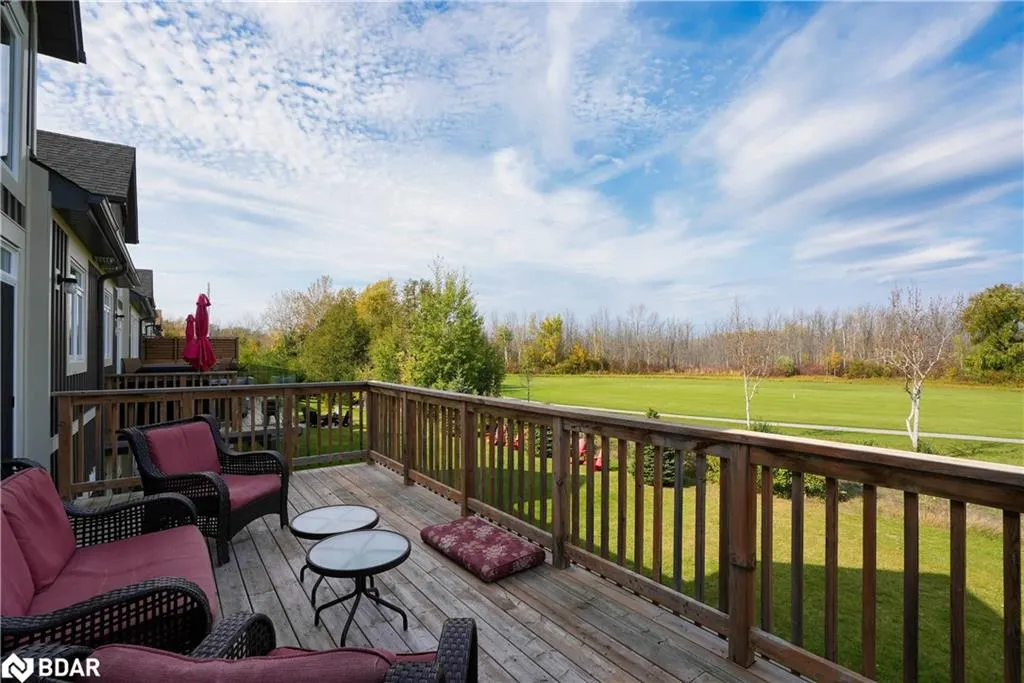 8 Spooner Crescent