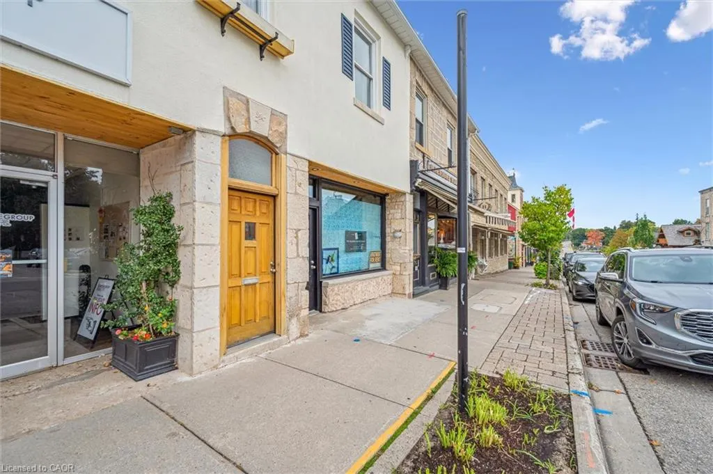 129 Metcalfe Street, #A