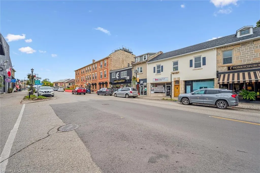 129 Metcalfe Street, #B