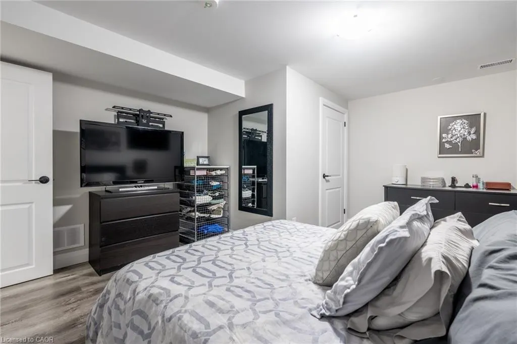 242 West 17th Street, #Lower