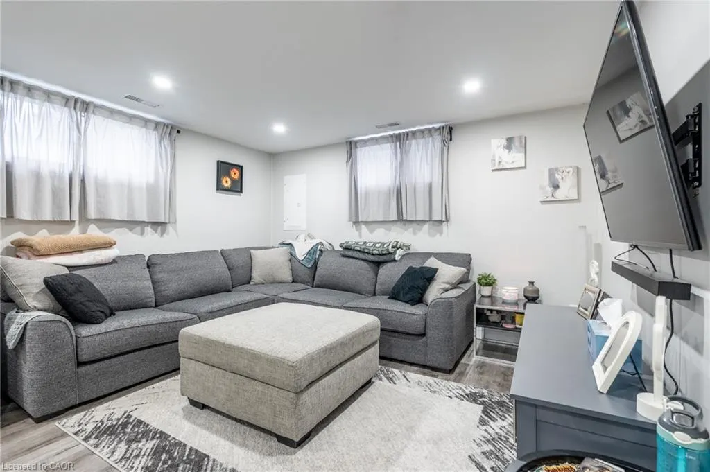 242 West 17th Street, #Lower