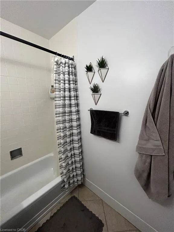 222 Concession Street, #104