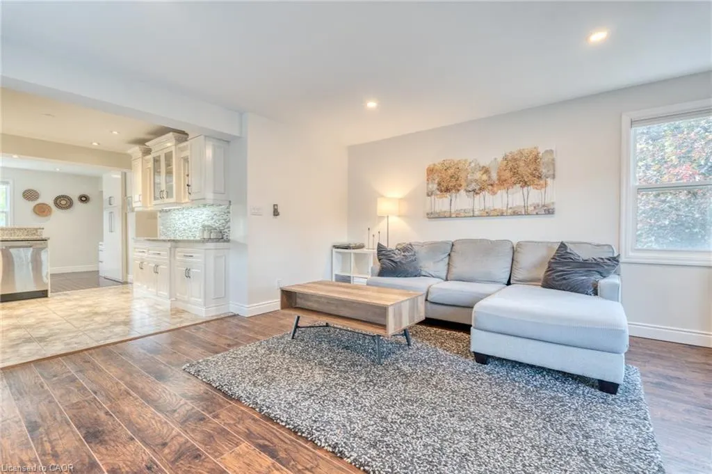 25 Montrose Avenue