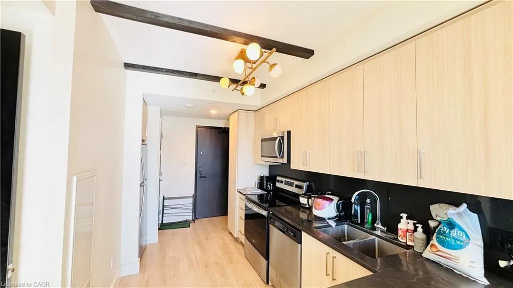 145 Columbia Street W, #1536